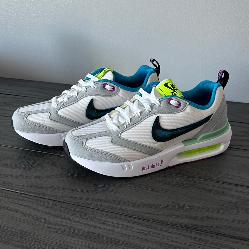 NWT Nike Airs
